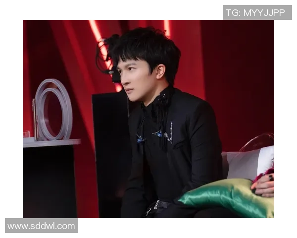 寅子倾情创作足球明星肖像展现运动魅力与艺术灵感的完美结合